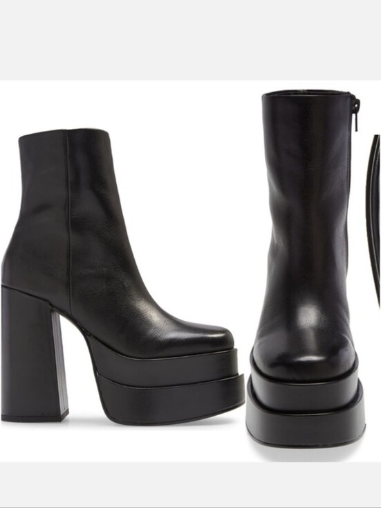 Steve Madden Shoes - Steve Madden Cobra Platform Boots